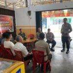 Kapolsek Kundur Pimpin Jum'at Curhat di Salah Satu Ruko Kelurahan Tanjung Batu Kota Kapolsek Kundur Pimpin Jum'at Curhat di Salah Satu Ruko Kelurahan Tanjung Batu Kota