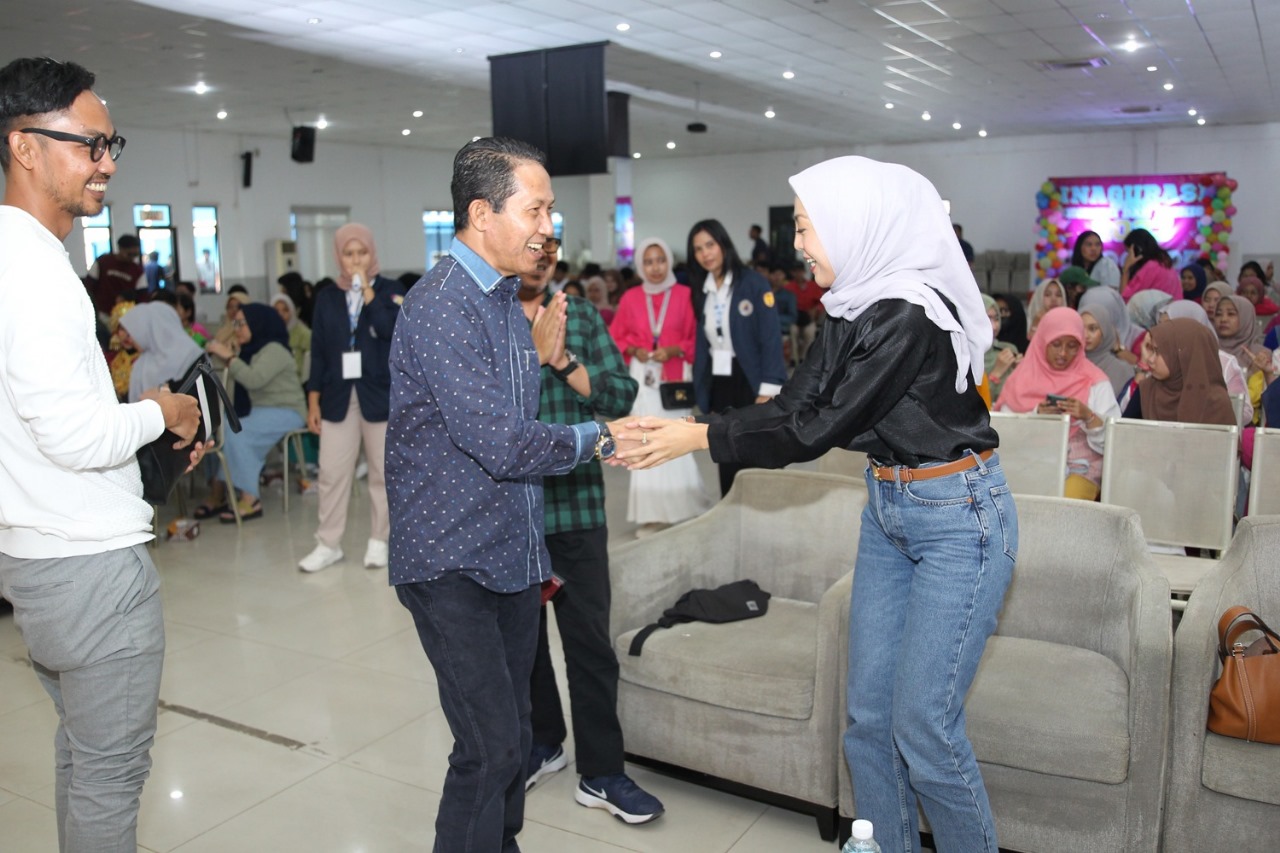 Amsakar Achmad Ajak Mahasiswa Ekonomi Bisnis UNRIKA Tumbuhkan Jiwa Enterpreneur