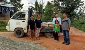 Teguh Gea Beri Dukungan Material Pembangunan Gedung Gereja BNKP Kabil
