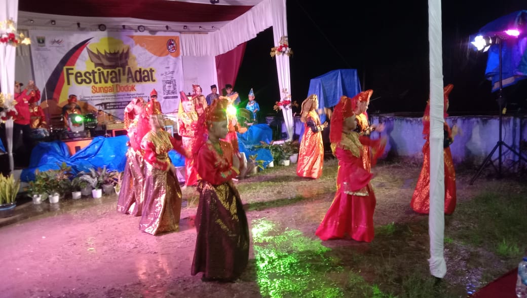 H. Nurkhalis Dt. Bijo Dirajo Sukses Gelar Festival Adat Sungai Dodok Kampuang Sarugo