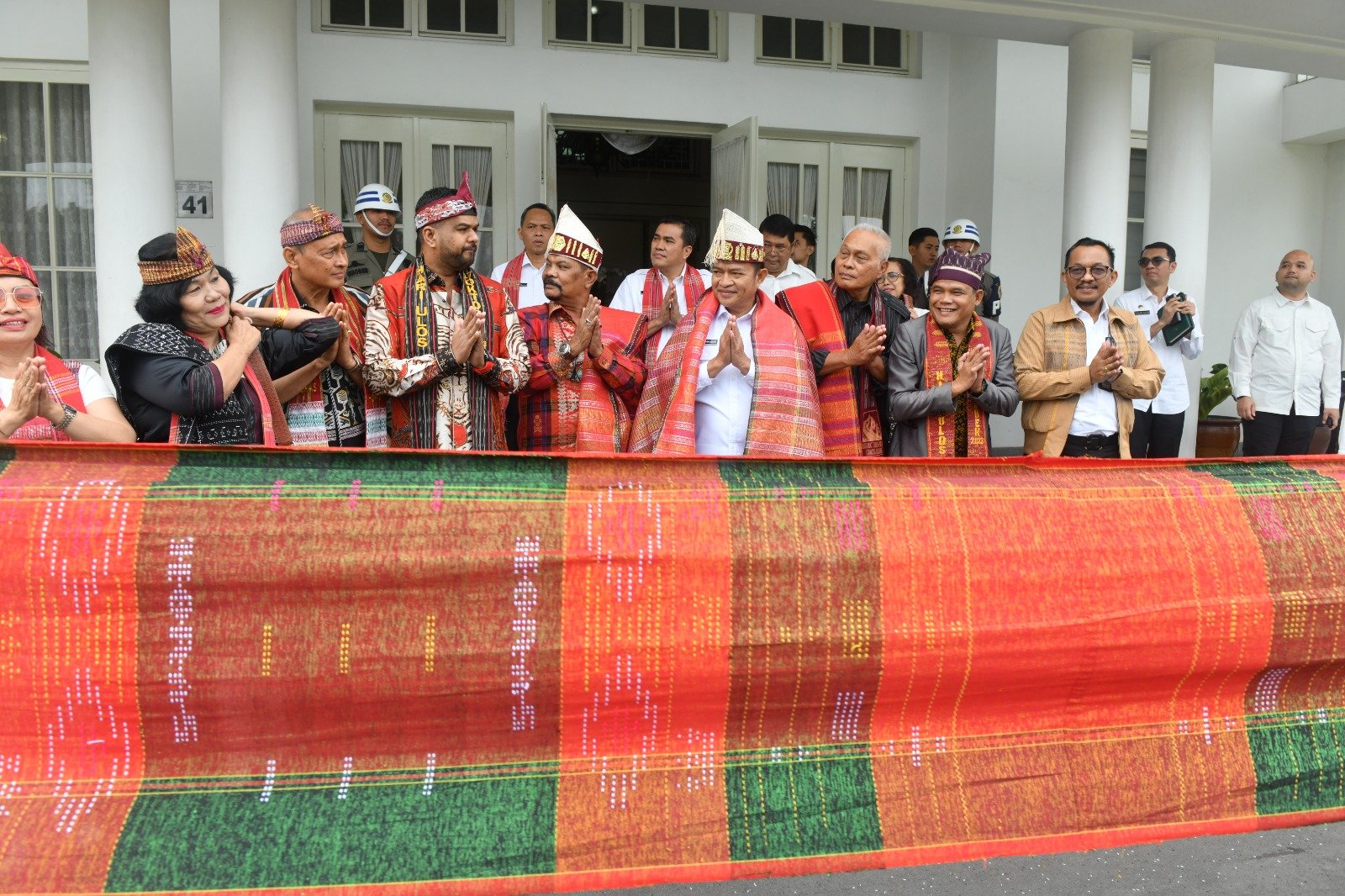 Ulos 1000 Meter akan Dibawa ke Monas, Tokoh Masyarakat dan PJ Gubsu Hassanudin Apresiasi Panitia