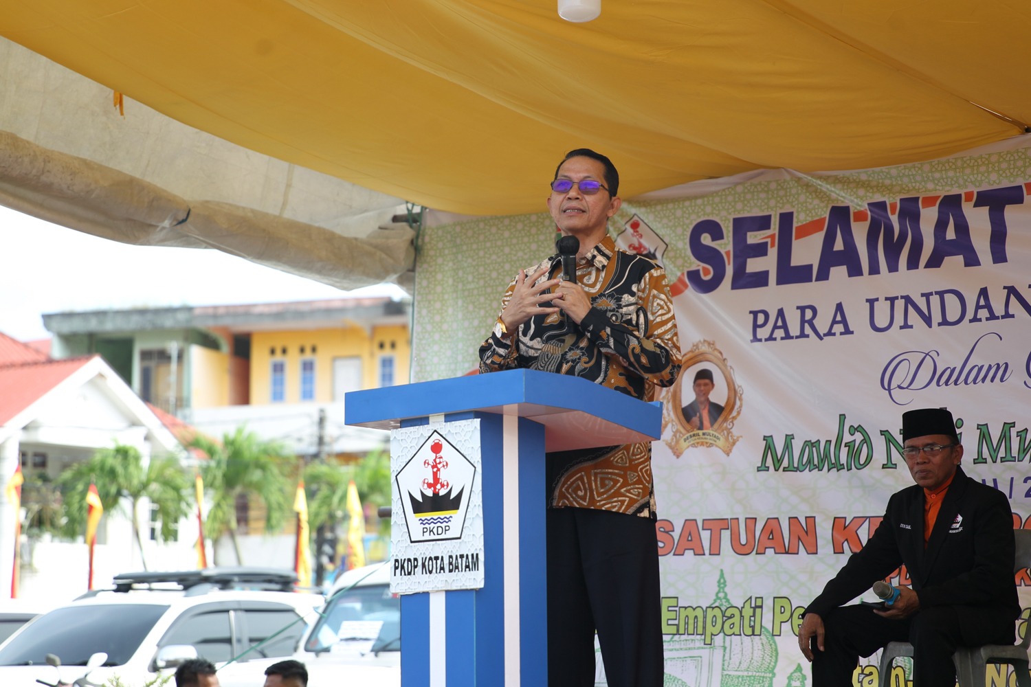 Amsakar Achmad Hadiri Peringatan Maulid Nabi Muhammad SAW di Masjid Babussalam Bengkong