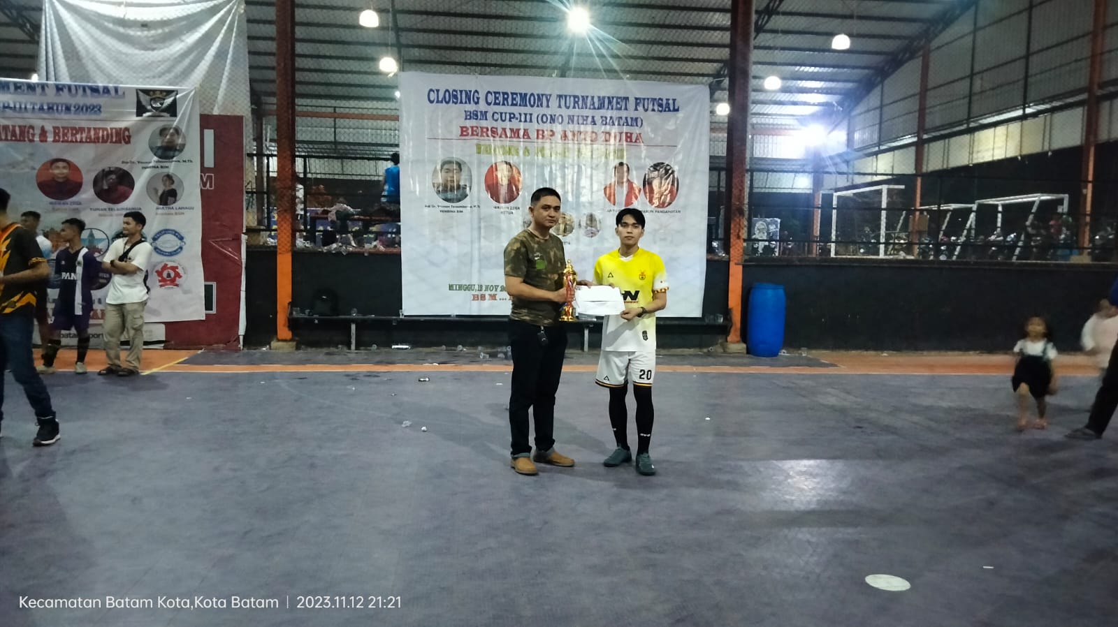 Ribuan Penonton Hadiri Pertandingan Kejuaraan Turnamen BSM CUP III Pemuda Nias Batam 