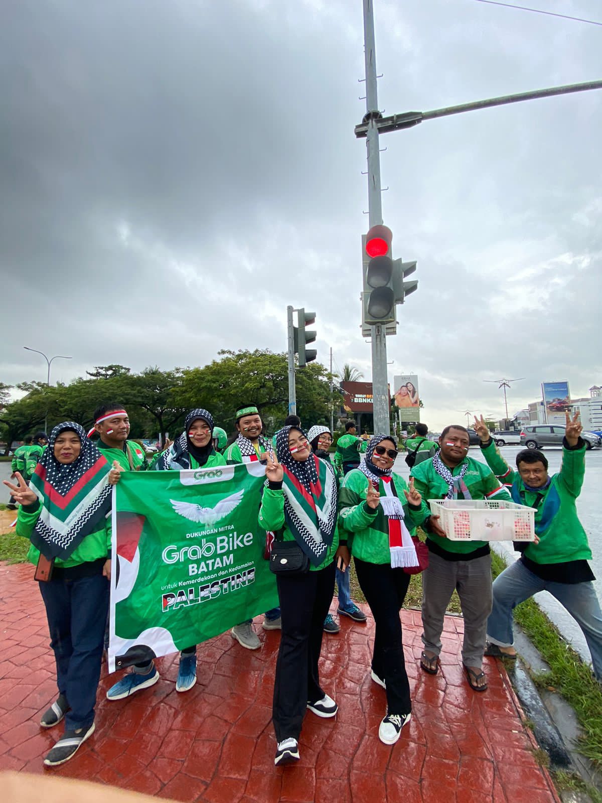 Mitra Grab Bike Batam dan Komunitas Lainnya Gelar Gerakan Konvoi untuk Palestina