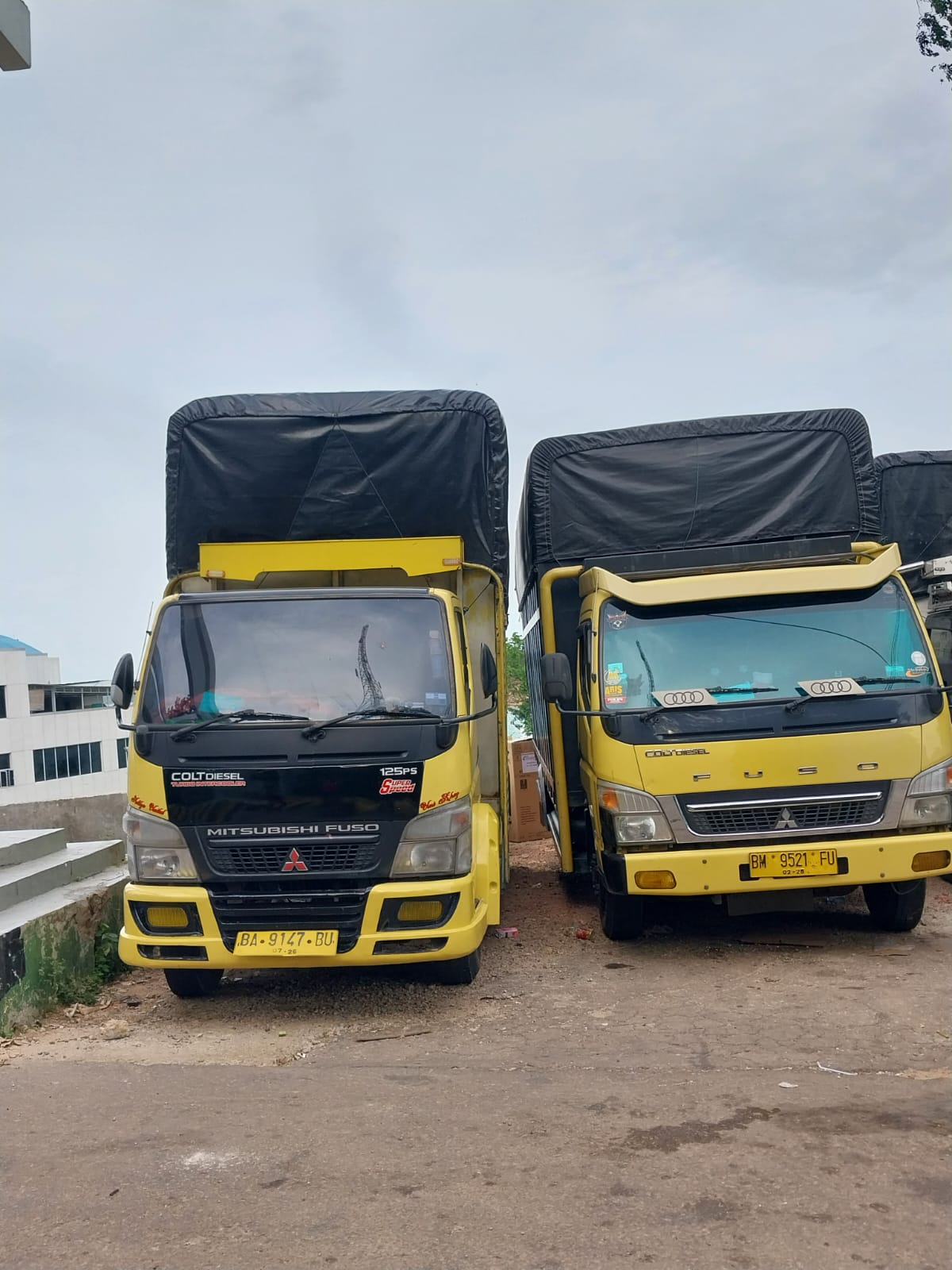 TEAM LIBAS KEPRI Pantau Truk Angkut Barang yang Diduga Tidak Dilengkapi Dokumen Bea Cukai