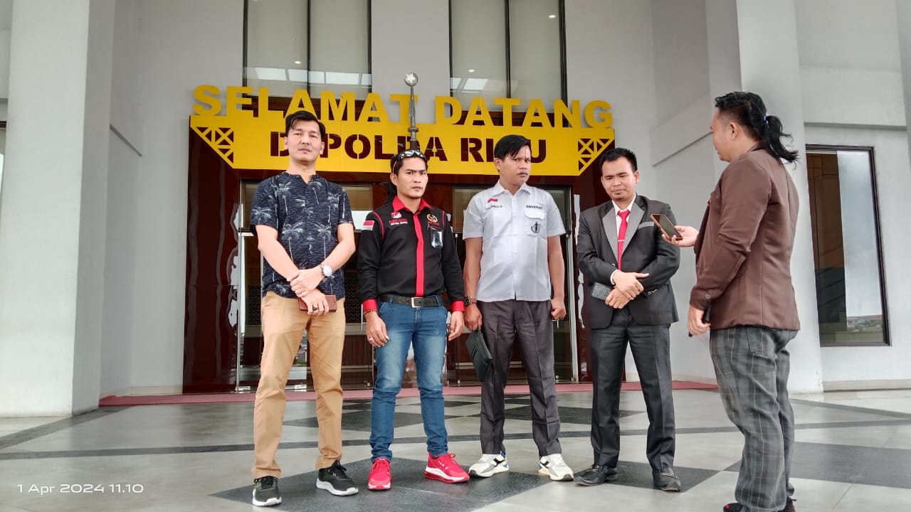 Bid Propam Polda Riau Tindak Lanjut Laporan Kasus Penimbunan BBM illegal Di Kota Dumai, Ketua Umum Bersama Tiga Advokat Organisasi Team LIBAS Hadir Di Polda Riau