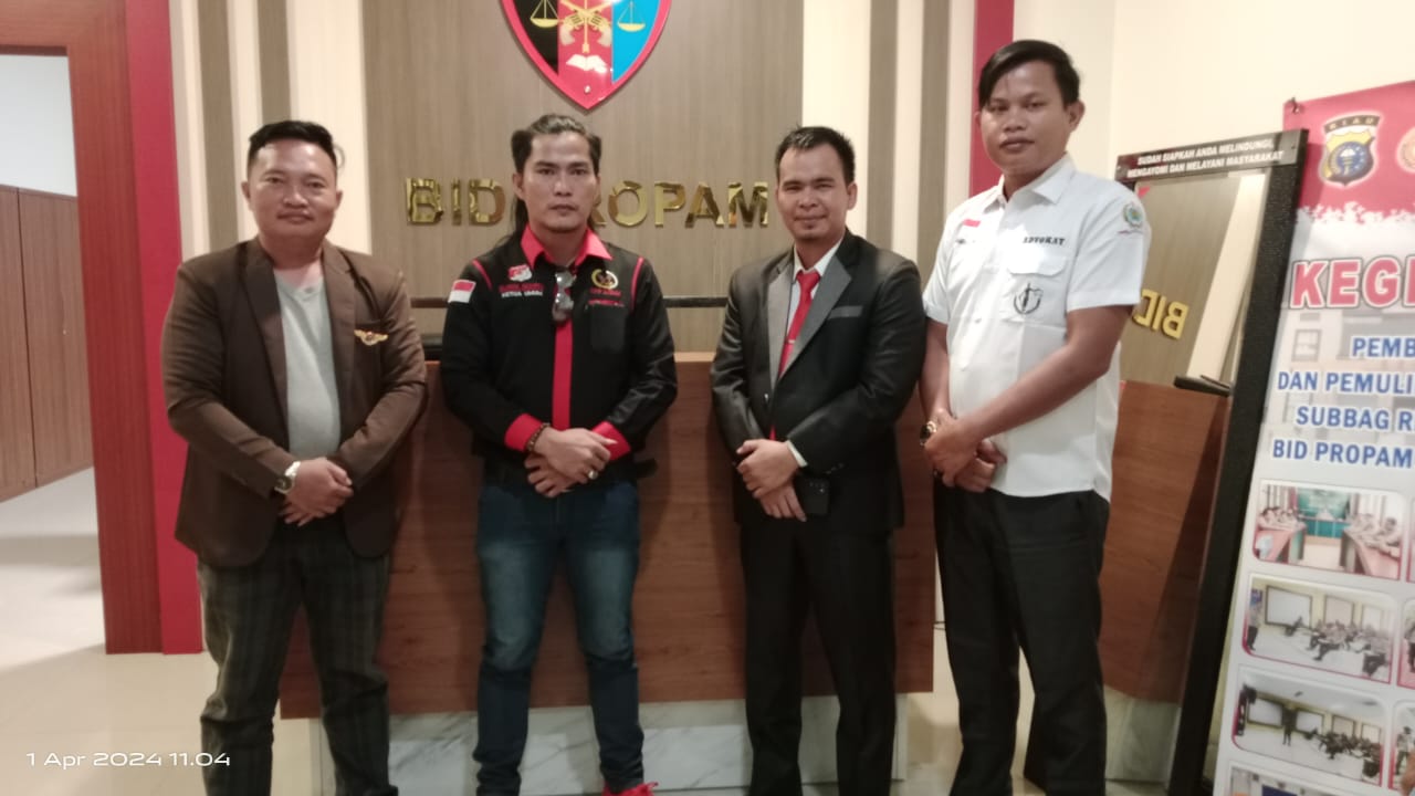 Bid Propam Polda Riau Tindak Lanjut Laporan Kasus Penimbunan BBM illegal Di Kota Dumai, Ketua Umum Bersama Tiga Advokat Organisasi Team LIBAS Hadir Di Polda Riau