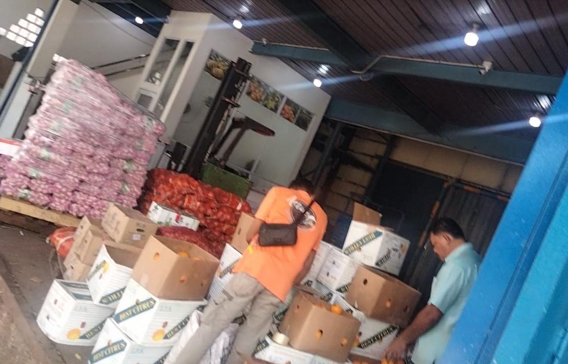 Gudang Buah yang Berada di Komplek Batu Aji Mencurigakan, Awak Media Akan Konfirmasi pada Dinas Terkait