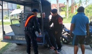 Quick Respon Brimob Kompi 2 Batalyon B Pelopor Evakuasi Laka di Desa Aramiyah Kec.Birem Bayeun Kab.Aceh Timur