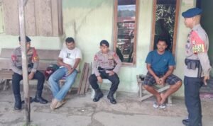 Demi Menjaga Ketertiban Masyarakat di Kota Namrole, Brimob Maluku Sambangi Masyarakat