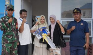 BP Batam Fasilitasi Dua Kepala Keluarga Terdampak PSN Rempang Eco-City ke Rumah Baru di Tanjung Banun BP Batam Fasilitasi Dua Kepala Keluarga Terdampak PSN Rempang Eco-City ke Rumah Baru di Tanjung Banun