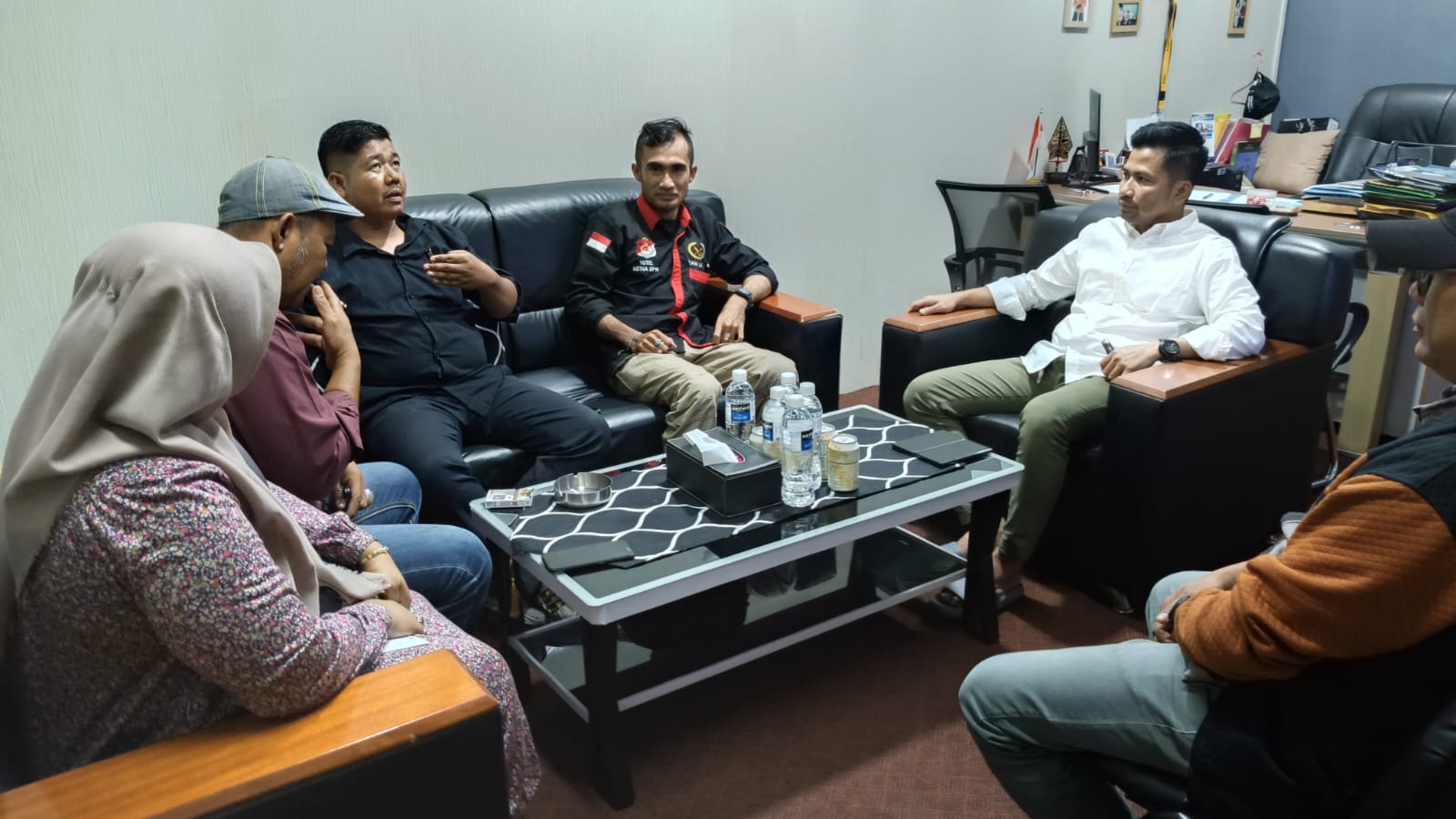 Perasaan Terharu Kabid Perindustrian Disperindag saat Terima Penghargaan dari Team LIBAS Kota Batam