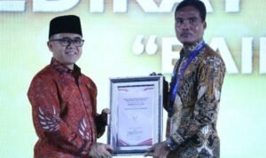 Pj Walikota Langsa Terima Penghargaan Hasil Evaluasi Akuntabilitas Kinerja Instansi Pemerintah (SAKIP) Tahun 2024 Pj Walikota Langsa Terima Penghargaan Hasil Evaluasi Akuntabilitas Kinerja Instansi Pemerintah (SAKIP) Tahun 2024