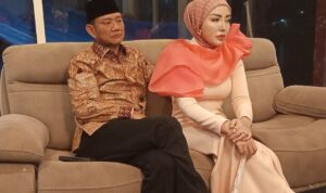 Bella Sofhie Rigan Tidak akan Ambil Gaji Sepeserpun di DPRD, Semuanya akan Disedekahkan untuk Anak Yatim dan Para Janda Bella Sofhie Rigan Tidak akan Ambil Gaji Sepeserpun di DPRD, Semuanya akan Disedekahkan untuk Anak Yatim dan Para Janda