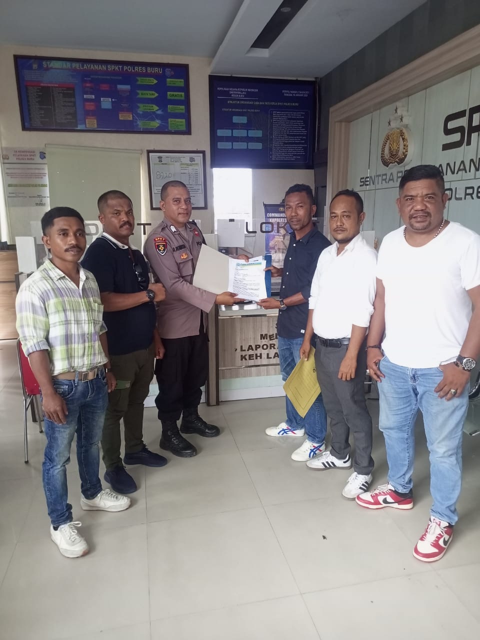 Baliho "Elang Community For Mandat" Dirusak OTK, Kuasa Hukum Lapor Polisi