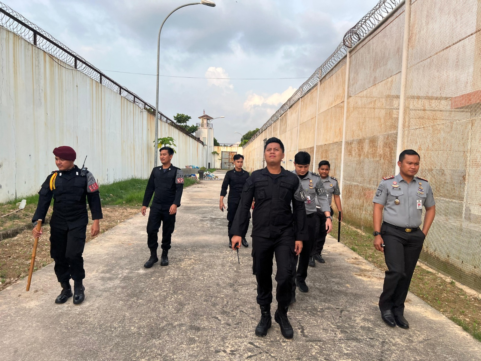 Deteksi Dini Gangguan Kamtib, Karutan Batam Lakukan Kontrol Seputaran Area Branggang