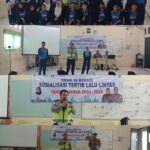 Bhabinkamtibmas Jati Melati dan Unit Lantas Polsek Pondok Gede Sosialisasi Kamseltibcarlantas Pada Siswa SMAN 16 Bekasi
