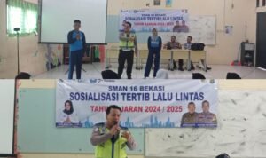 Bhabinkamtibmas Jati Melati dan Unit Lantas Polsek Pondok Gede Sosialisasi Kamseltibcarlantas Pada Siswa SMAN 16 Bekasi Bhabinkamtibmas Jati Melati dan Unit Lantas Polsek Pondok Gede Sosialisasi Kamseltibcarlantas Pada Siswa SMAN 16 Bekasi