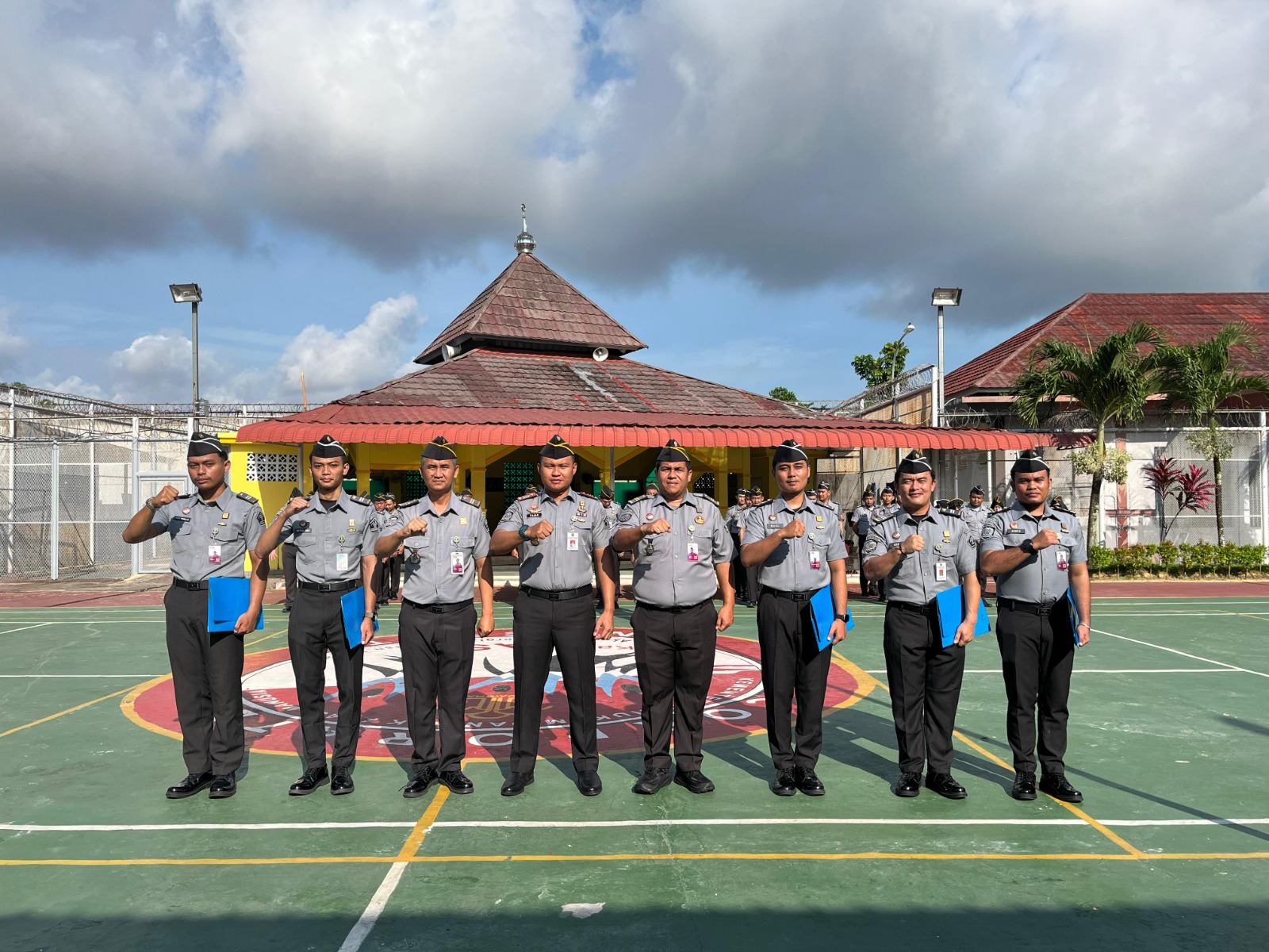 Setingkat Lebih Tinggi, Karutan Batam Pimpin Apel Pagi Sekaligus Penyematan Kenaikan Pangkat Pegawai
