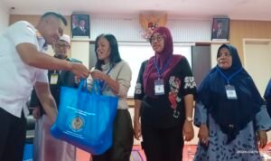 Kepala Rutan Kelas IIA Batam Buka Bersama Insan Pers dan Berikan Bantuan Santunan Kepala Rutan Kelas IIA Batam Buka Bersama Insan Pers dan Berikan Bantuan Santunan