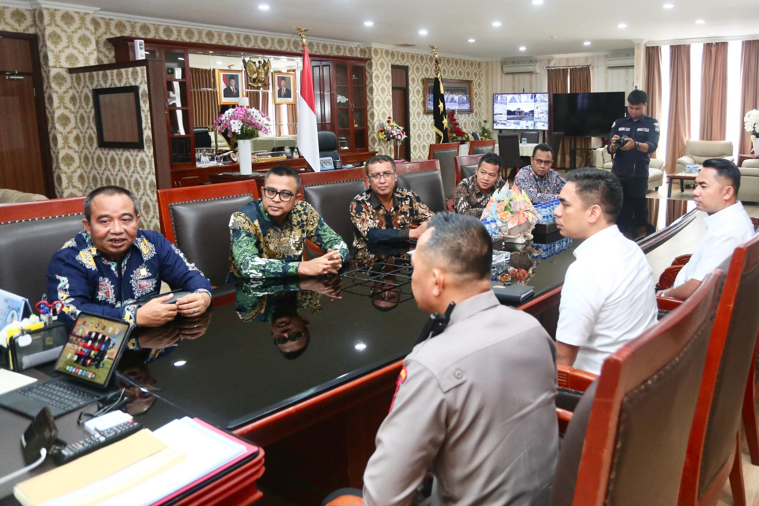 Perkuat Sinergi,Irjen Pol. Asep Safrudin Kapolda Kepri Terima Audiensi Direksi PT PLN Batam Untuk Jaga Keamanan Infrastruktur Kelistrikan