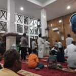 Polsek Sekupang Gelar Pengamanan Ibadah Sholat Isya dan Tarawih di Masjid Al Ikhlas, Tanjung Pinggir Polsek Sekupang Gelar Pengamanan Ibadah Sholat Isya dan Tarawih di Masjid Al Ikhlas, Tanjung Pinggir
