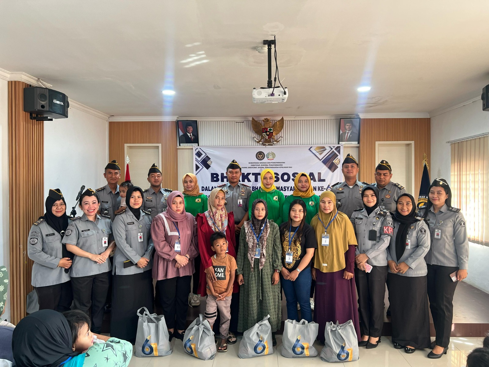 Peringati Hari Bakti Pemasyarakatan ke-61, Rutan Batam Gelar Bakti Sosial bagi Keluarga Warga Binaan