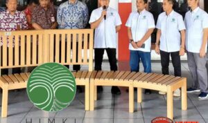 DPD HIMKI Jepara Raya Dukung Jepara Mulus dan Jepara Cantik Lewat Hibah Bangku Taman Pedestrian ala Eropa