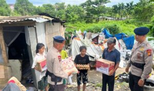 Program Berbagi Detasemen Gegana, Berikan Paket Sembako dan Penanaman Pohon Program Berbagi Detasemen Gegana, Berikan Paket Sembako dan Penanaman Pohon