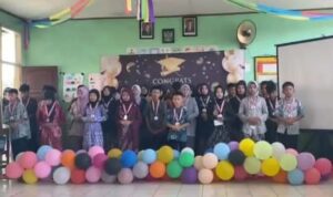 Kelulusan Sederhana Penuh Haru di SDN 12 Dayeuhkolot, Sejalan dengan Arahan Gubernur Jabar Kang Dedi Mulyadi