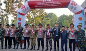 Ketua Komisi I DPRD Batam Hadiri Penyerahan Bendera Merah Putih dan Apresiasi Semangat Tim Kirab Ketua Komisi I DPRD Batam Hadiri Penyerahan Bendera Merah Putih dan Apresiasi Semangat Tim Kirab