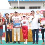 Pimpinan dan Anggota DPRD Bersama Ribuan Warga Meriahkan Lomba Sampan Layar Gerindra Cup I di Belakangpadang, Aweng: Angkat Tradisi Kepri Jadi Iven Wisata Pimpinan dan Anggota DPRD Bersama Ribuan Warga Meriahkan Lomba Sampan Layar Gerindra Cup I di Belakangpadang, Aweng: Angkat Tradisi Kepri Jadi Iven Wisata
