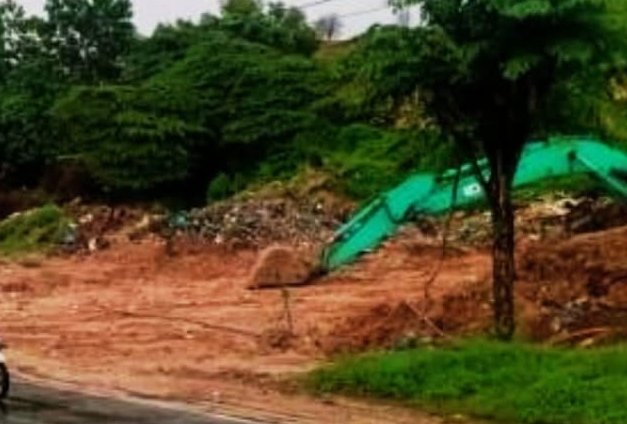 Pemotongan Bukit di Depan Top 100 Tembesi Terkesan Adanya Pembiaraan, Pengawasan BP Batam Dipertanyakan