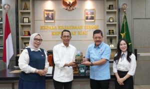 Kepala BP Batam dan Li Claudia Chandra Kunjungan Silaturahmi kepada Kejati Kepri Kepala BP Batam dan Li Claudia Chandra Kunjungan Silaturahmi kepada Kejati Kepri