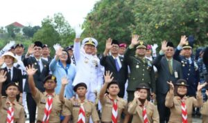 Ucapkan Selamat Hari Pahlawan, Ketua DPRD Kota Batam Ikuti Upacara dan Tabur Bunga di Mako Kodaeral IV Ucapkan Selamat Hari Pahlawan, Ketua DPRD Kota Batam Ikuti Upacara dan Tabur Bunga di Mako Kodaeral IV