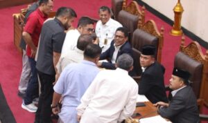 Paripurna DPRD Batam Bentuk Pansus Ranperda PSU, Djoko Mulyono Jabat Ketua dan Suryanto Jadi Wakil Ketua Paripurna DPRD Batam Bentuk Pansus Ranperda PSU, Djoko Mulyono Jabat Ketua dan Suryanto Jadi Wakil Ketua