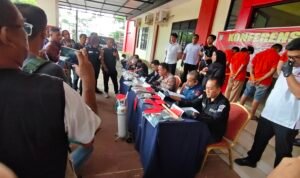 Konfers Polsek Batu Ampar : Niat Mencari Pekerjaan di Medsos Batam berujung maut, 4 Tersangka Terancam Hukuman Mati Konfers Polsek Batu Ampar : Niat Mencari Pekerjaan di Medsos Batam berujung maut, 4 Tersangka Terancam Hukuman Mati