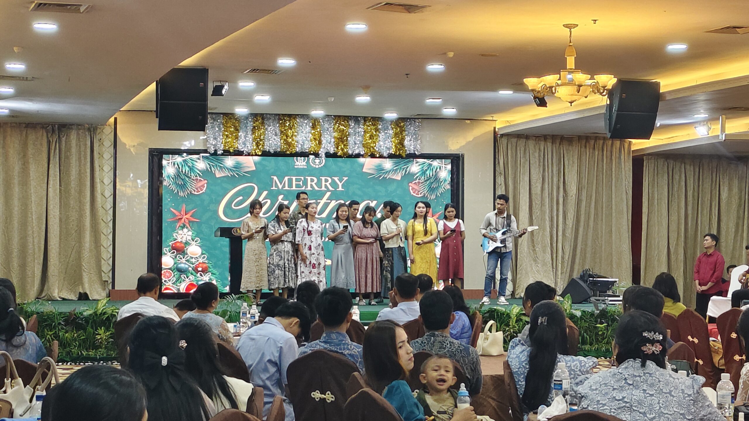 Terang Tuhan Menyertai, Ratusan Jemaat GBIS BUKIT DOA Batam Rayakan Natal di Golden View