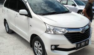 Toyota-Avanza-II-facelift-2015.jpg
