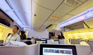 passengers-boarding-the-plane-through-first-class-1024x576.jpg.webp